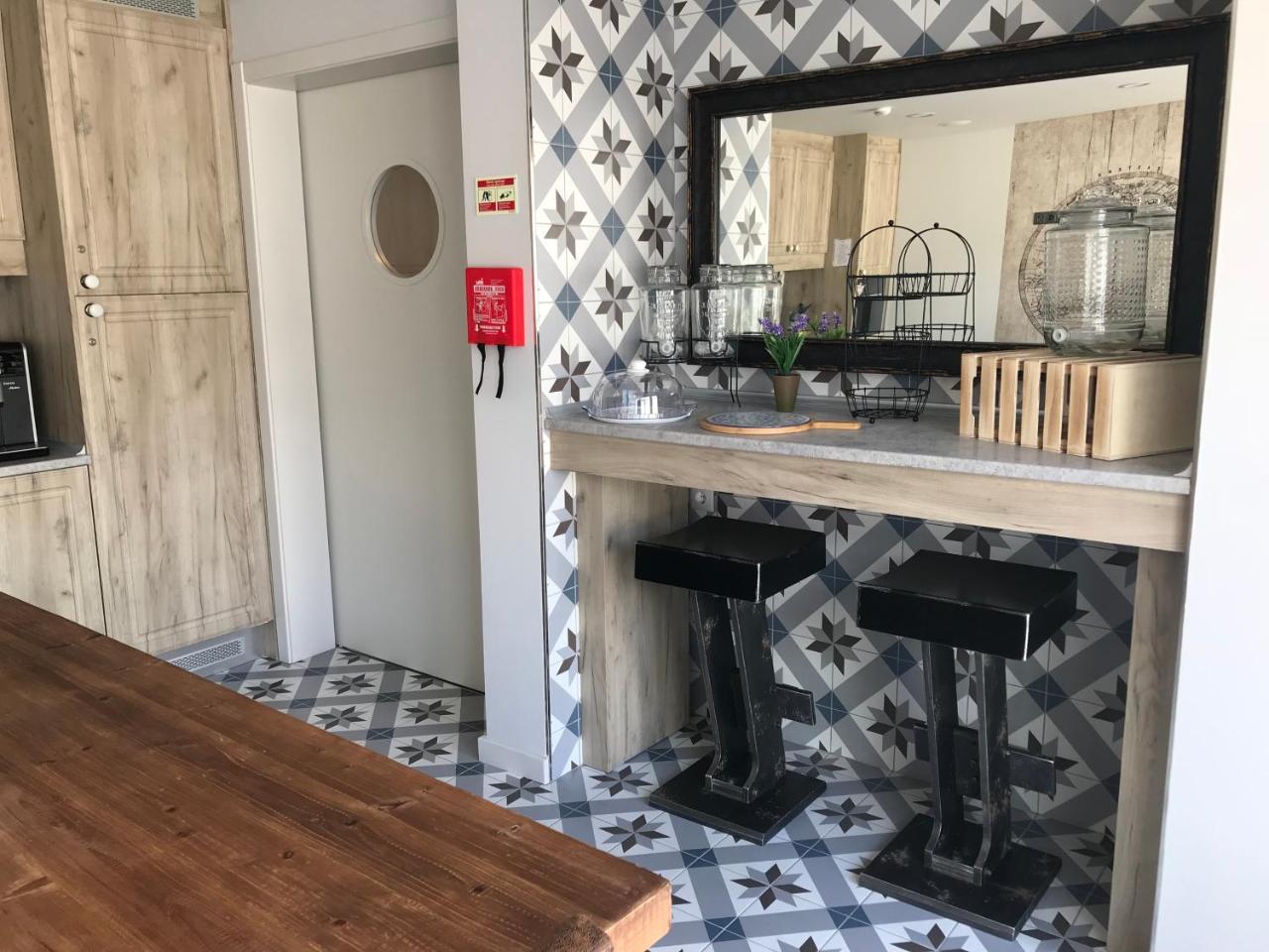 Royal Beach Hostel Прая-да-Віторія Екстер'єр фото