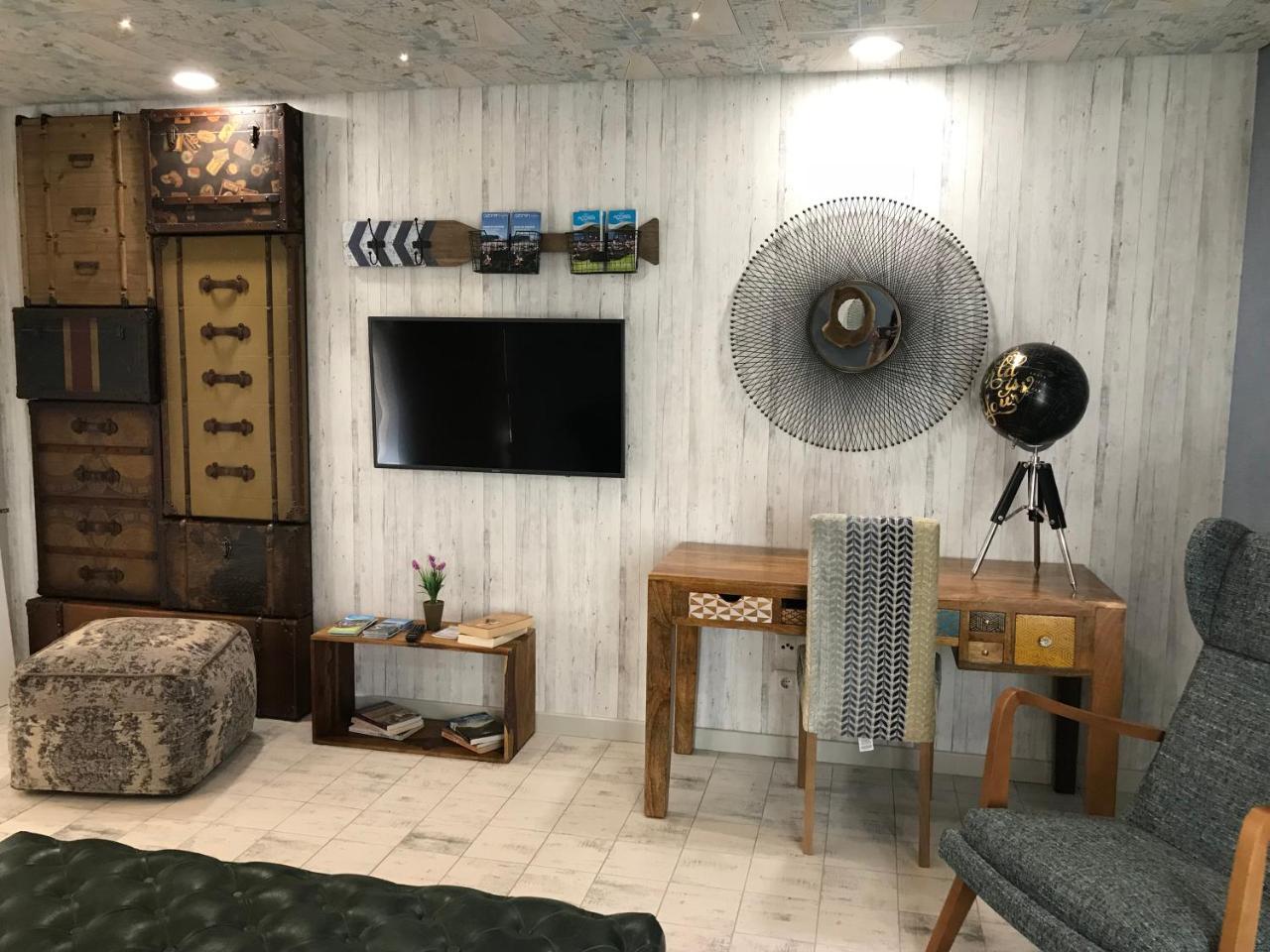 Royal Beach Hostel Прая-да-Віторія Екстер'єр фото